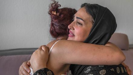 Text: Krebskranke Syrerin aus Potsdam trifft nach acht Jahren ihre Mutter wieder.
Quelle: PNN/Peter Raddatz