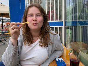 Lisa Fangmann (24) lässt sich im zweiten Lehrjahr beim Bonvivant Cocktail Bistro in Berlin ausbilden. 