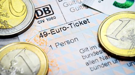Das 49-Euro-Ticket soll ab Januar in ganz Deutschland gelten. (Symbolbild)