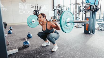 Influencerin Sajeh Tavassoli bei Sport. Körperliche Fitness ist für die 34-Jährige die „Nonplusultra-Antwort auf alles“.
