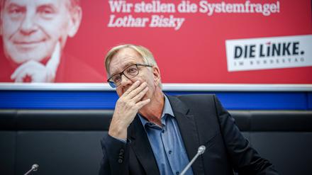 Dietmar Bartsch, Fraktionsvorsitzender der Partei Die Linke, nimmt an der Fraktionssitzung seiner Partei teil. 