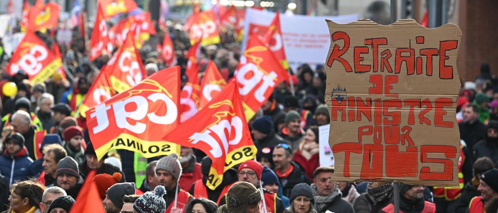 Eine Demonstration gegen die geplante Rentenreform in Mulhouse, Frankreich. 