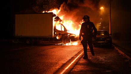 Ein Lastwagen in Nantes wurde bei Ausschreitungen angezündet.