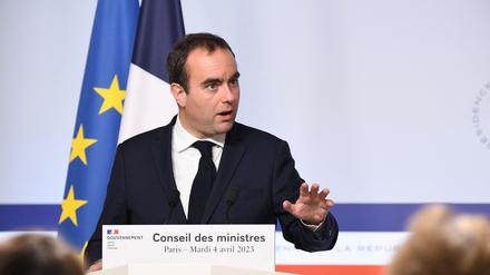 Der französische Verteidigungsminister Sébastien Lecornu kündigte mehrere Maßnahmen für das Militär an.