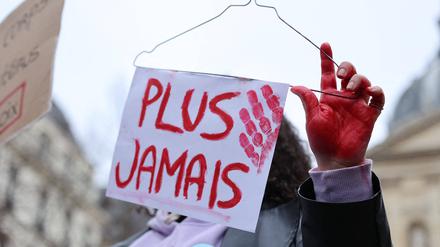 Frankreich, Befürworter des Rechts auf Abtreibung demonstrieren in Paris.