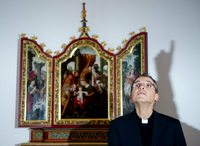 Fingerzeig aus Rom: Franz-Peter Tebartz-van Elst, zurückgetretener Bischof von Limburg, muss keinen Schadensersatz für die Kostenexplosion beim Bau der Bischofsresidenz zahlen.