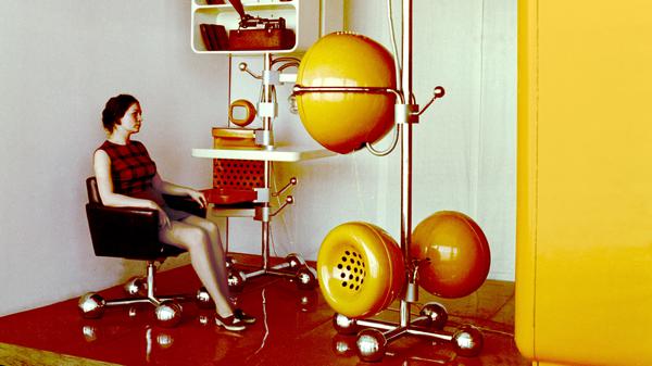 Sowjet-Smarthome 1971. Dieser „intelligente Arbeitsraum“ war in dem Jahr auf der Elektronik-Ausstellung, Moskau, Sowjetunion, 1971, Reprint, 2023, © Privatsammlung Wladimir Paperny
fotokunst0325