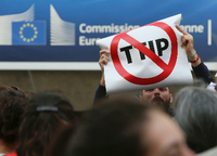Protestpotential. Die Gegnerschaft des Freihandelsabkommens TTIP ist vielfältig - hier eine Demonstration in Brüssel.
