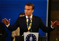 Frankreichs Präsident Emmanuel Macron bei seiner Rede nach Auszeichnung mit dem Karlspreis.