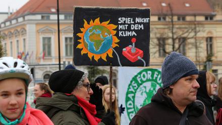 Klimastreik FFF Luisenplatz Potsdam.
Fridays for future Potsdam lädt zum Klimastreik am Luisenplatz, Teil eines bundesweiten Aktionstags.