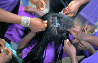 Haarmode In Afrika Alle Frauen In Ghana Tragen Ihre Frisuren Wie Koniginnen Panorama Gesellschaft esspiegel