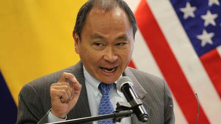 epa04297429 US political scientist Francis Fukuyama speaks during the International Conference 'New Public Management and leadership for Democratic Governance and Social Inclusion', in Lima, Peru, 03 July 2014. The event was also attended by former presidents Ernesto Samper of Colombia; Carlos Mesa of Bolivia; Nicolas Ardito Barletta, of Panama and Vicente Fox of Mexico. EPA/Paolo Aguilar +++(c) dpa - Bildfunk+++ |