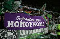 "Fußballfans gegen Homophobie": Das Banner ist in mehr als 250 Stadien gezeigt worden.