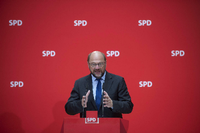 Immer schön im Fokus bleiben: Martin Schulz würde als Spitzen- und Kanzlerkandidat der SPD antreten - aber nur, wenn Sigmar Gabriel verzichtet. Den internen Wahlkampf hat er jetzt begonnen.