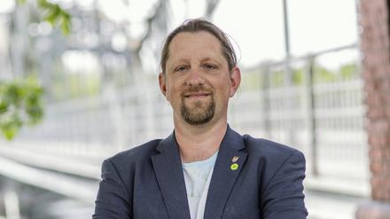 Oliver Gellert ist der Fraktionschef der Grünen - und möchte gerne Stadtrat im Rathaus Spandau werden.