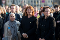 Die Ministerin für Gleichstellung und Integration in Sachsen, Petra Köpping am Montag auf einer Anti-Pegida-Demonstration.