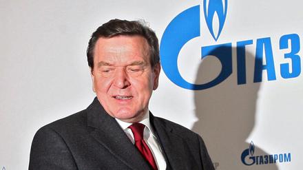 Zu freundschaftlicheren Zeitung: Gerhard Schröder im Jahr 2006 bei einer Pressekonferenz in der Firmenzentrale des russischen Energiekonzerns Gazprom in Moskau.