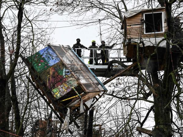 The police also cleared the tree houses that activists had built.