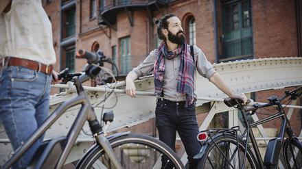 Die Fahrradbranche findet nach dem abflauenden Corona-Boom mit dem Firmen-Leasing von teuren E-Bikes eine neue Verkaufshilfe. 