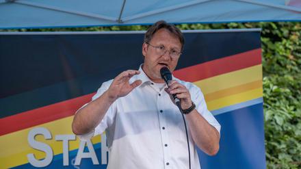 Robert Sesselmann bei einer Wahlkampfrede in Sonneberg