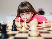 Taktikspiel in der Schule: „Schachkinder lernen, unter Druck Entscheidungen zu treffen!“