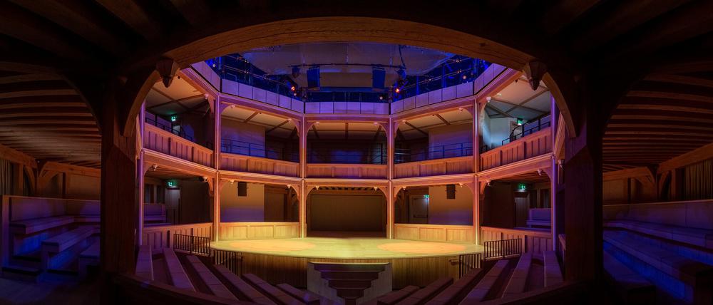 Innenansicht des beeindruckenden neuen Globe Theater im Norden Englands.