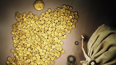 Tief im Boden eingelassen wird im Kelten- und Römermuseum in Manching bei Ingolstadt der keltische Goldschatz ausgestellt. Nun wurde der Goldschatz von Einbrechern gestohlen. 