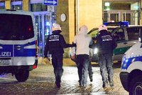 Nach einem Großeinsatz der Polizei gegen rivalisierende Banden aus dem Rockermilieu in Stuttgart und Ludwigsburg sind am Sonntag sieben Mitglieder vorübergehend festgenommen worden.