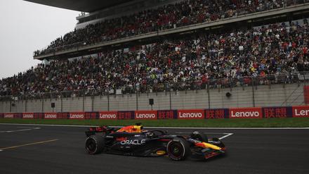 Red-Bull-Pilot Max Verstappen gewinnt souverän beim Großen Preis von China.