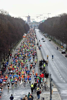 Für den Berliner Halbmarathon hatten sich in diesem Jahr insgesamt 32 025 Läufer aus 106 Nationen gemeldet.