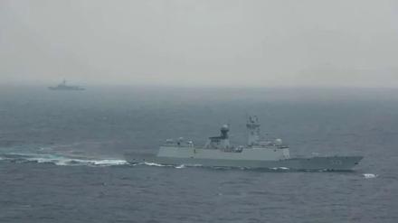  Ein Schiff der Marinestreitkräfte unter dem Ostkommando der chinesischen Volksbefreiungsarmee (PLA) nimmt an einer Gefechtsbereitschaftspatrouille und an „Joint Sword“-Übungen um Taiwan teil.
