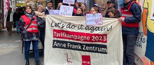 Die Mitarbeitenden des Anne Frank Zentrums beginnen ihre zweite Tarifkampagne.