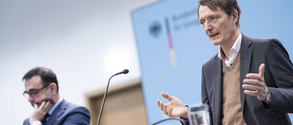 Bayern Gesundheitsminister Klaus Holetschek mit Bundesgesundheitsminister Karl Lauterbach.