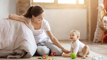 Erstmal zu Hause bleiben: Das Elterngeld ermöglicht vielen Paaren einen verhältnismäßig entspannten Start ins Leben mit Kind.