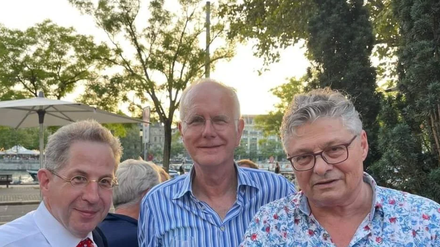Hans-Georg Maaßen (links), Harald Schmidt (Mitte) und Matthias Matussek beim Sommerfest der „Weltwoche“