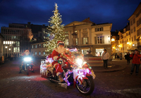 Reich, reicher, Schweiz: Wo der Weihnachtsmann Harley fährt, ist man auch großzügig in Steuerfragen.