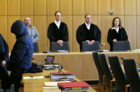 Erschien mit Daunenjacke und Kapuze im Gerichtssaal: Ex-Agent Werner Mauss