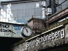 Berlin-Schöneberg: 13-Jährige wird in Tür eingeklemmt und von S-Bahn mitgeschleift