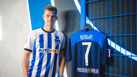 Neuzugang Florian Niederlechner von Hertha BSC.