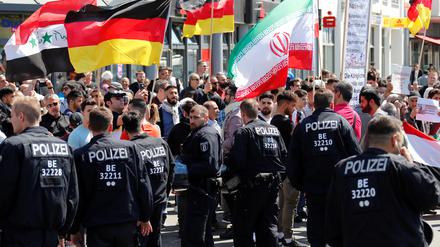 An der Demonstration zum Al-Kuds-Tag Day (hier 2019) nehmen in Berlin massenhaft Hisbollah-Anhänger teil.