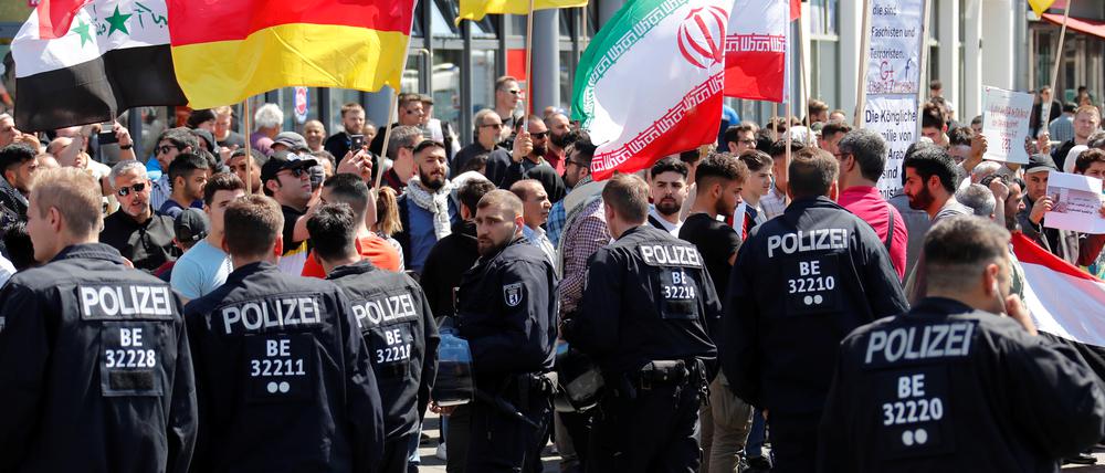 An der Demonstration zum Al-Kuds-Tag Day (hier 2019) nehmen in Berlin massenhaft Hisbollah-Anhänger teil.