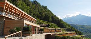 Hotel Pergola Residence in Südtirol entworfen von Matteo Thun. Bereits seit den 1980ern setzt der Architekt auf Holz.