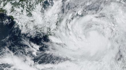 Ein Satellitenbild vom Samstag, das den Tropensturm Julia zeigt.