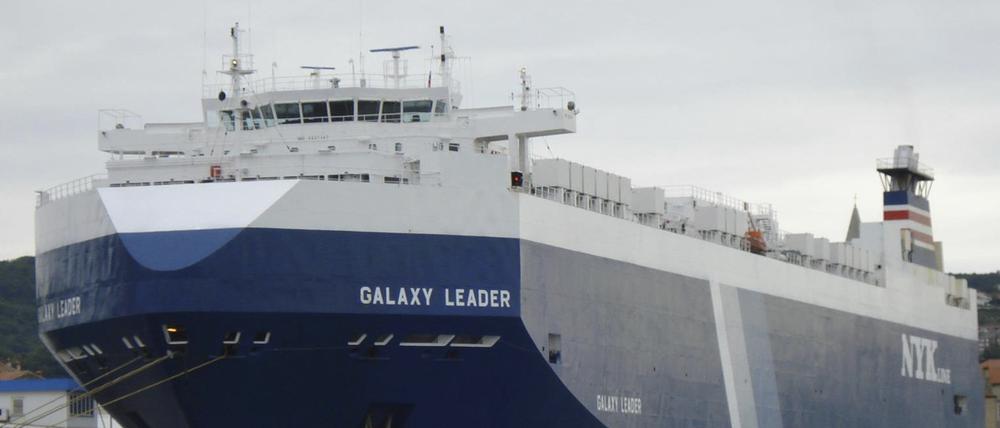 Das Frachtschiff «Galaxy Leader» liegt im Hafen von Koper. Die vom Iran unterstützten Huthi-Rebellen haben vor der Küste des Jemens ein Frachtschiff entführt und mehrere Geiseln genommen.