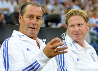Huub Stevens (l.) und Markus Gisdol während ihrer Zeit bei Schalke 04.