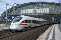 Vom Berliner Hauptbahnhof geht es mit dem ICE ab Sonntag wieder in unter zwei Stunden nach Hamburg.