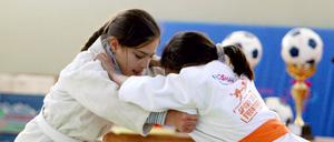 Lina sagt: „Durch Judo können die Mädchen für sich selbst und andere kämpfen.“