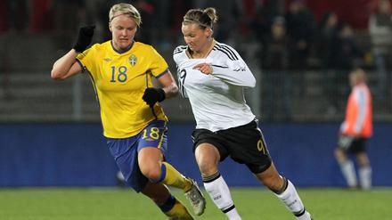 Schon 2011 standen die Schwedin Nilla Fischer und die Deutsche Alexandra Pop (v.l.n.r.) in den Nationalteams. 