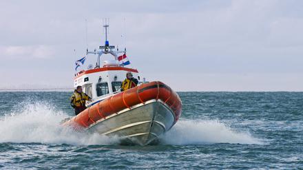 Ein Rettungsboot vor der niederländischen Küste. (Archivbild).