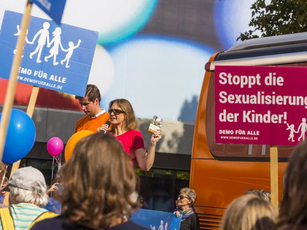 Hedwig von Beverfoerde bei einer „Demo für alle“ in Stuttgart 2018